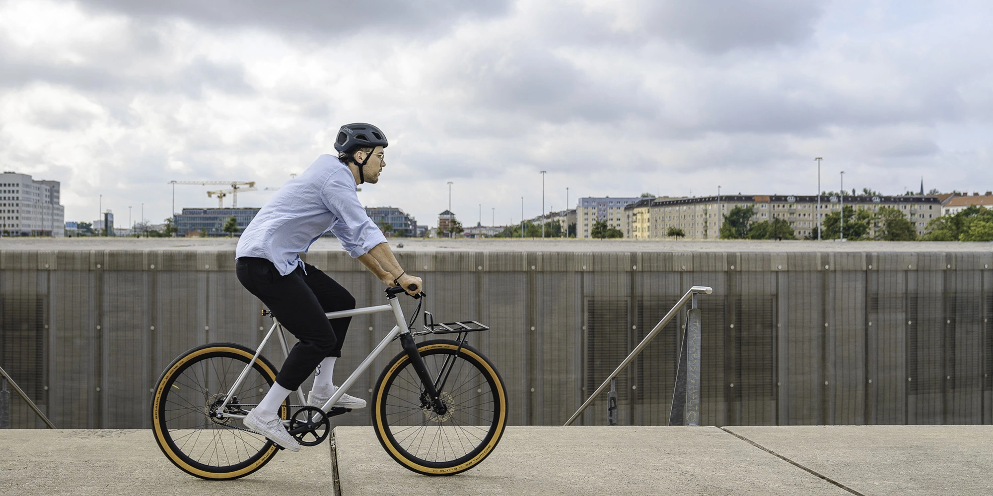 Knipex Salg -Knipex Salg 8bar prenzlberg urban belt drive bike silver mood pino moreno 4033 panorama 1 1